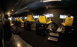 Les 8 simulateurs de conduite Ellip6 installés au Paddock
