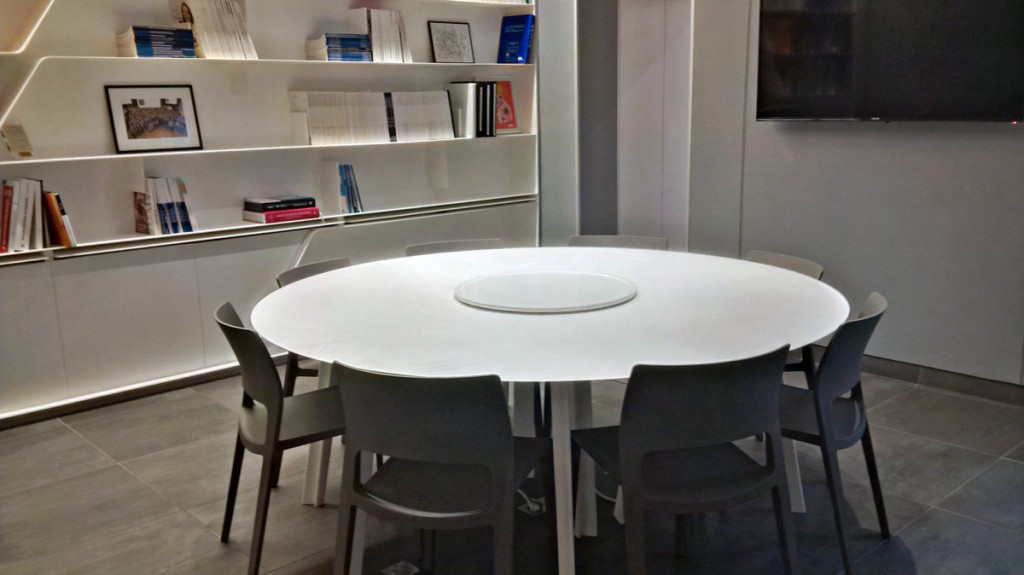 Table de réunion en V-korr Creative Surface