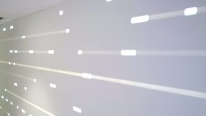 Rétroéclairage du mur grâce à des bandeaux de LEDS